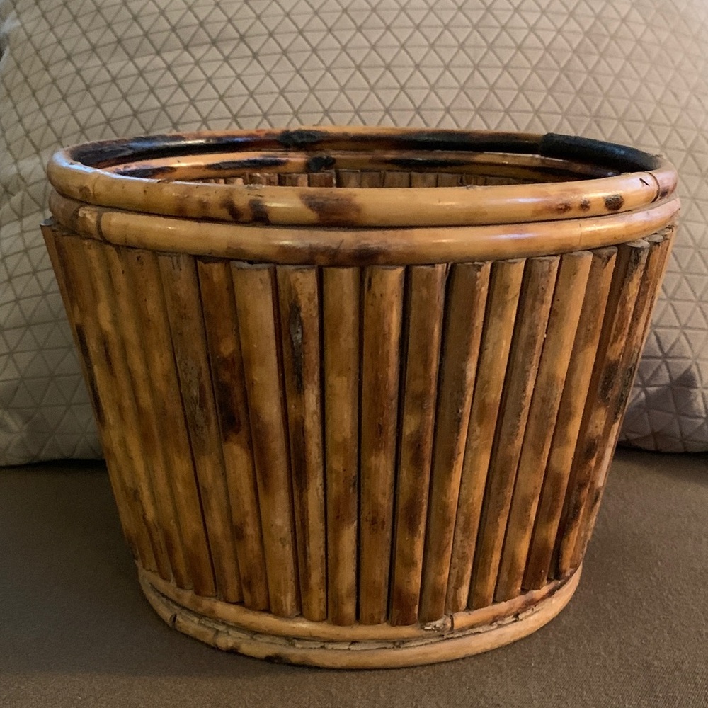 Natural Bamboo Planter Basket
Approximately 6” high & 8” diameter